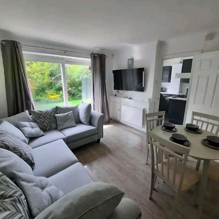 Lovely 2-Bed Apartment In Knowle Solihull Eksteriør billede
