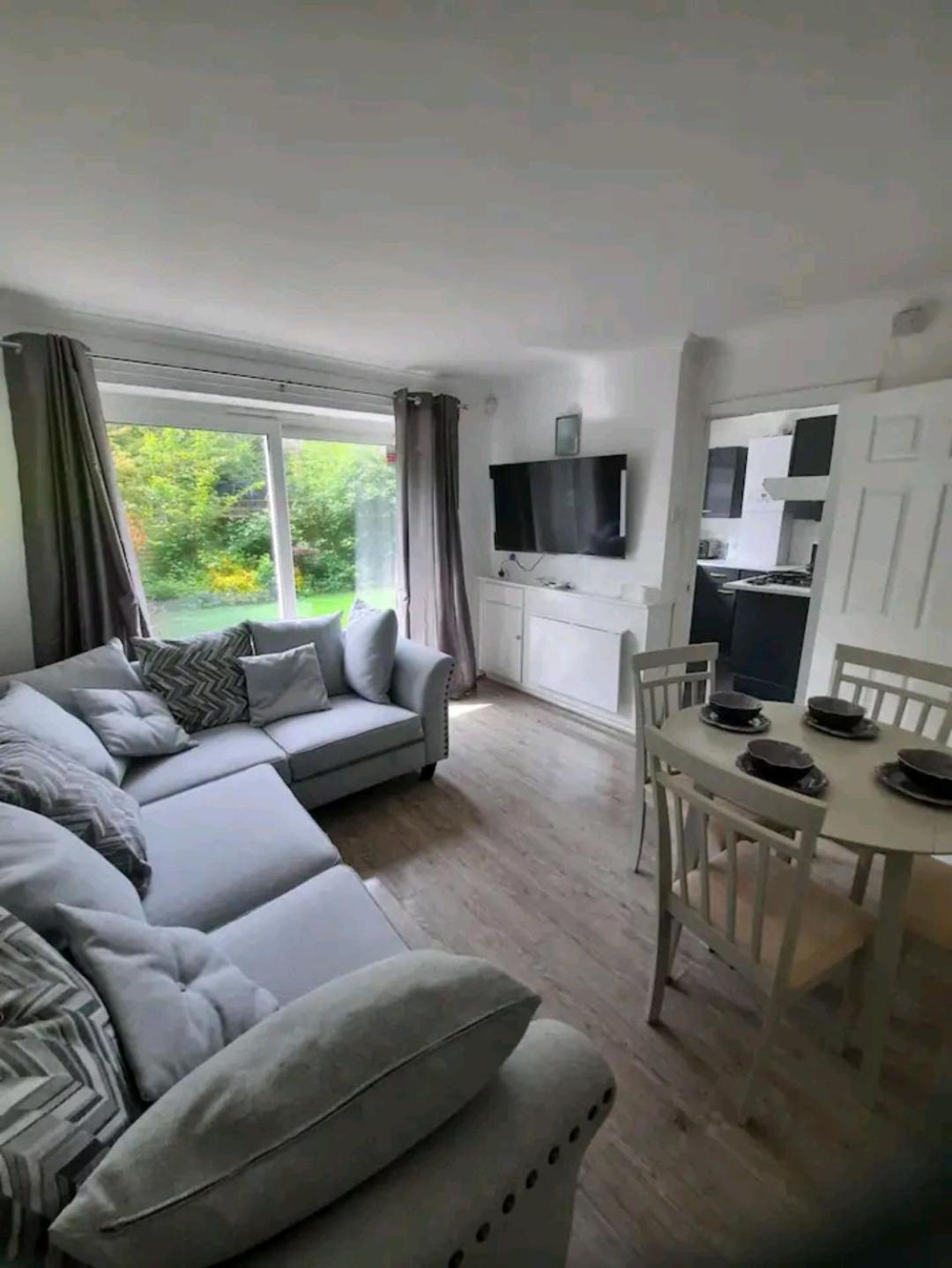 Lovely 2-Bed Apartment In Knowle Solihull Eksteriør billede